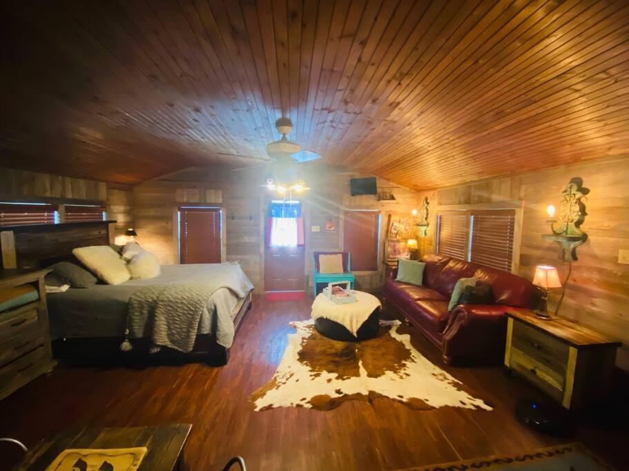 8Th St. Cowboy Haus I Biker Friendly I River Bandera Eksteriør billede