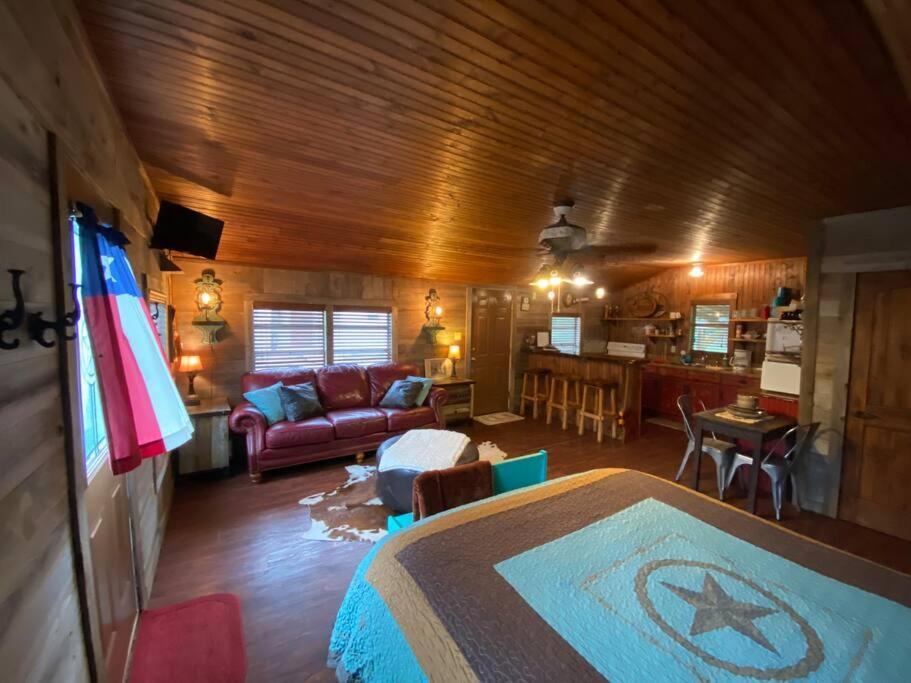 8Th St. Cowboy Haus I Biker Friendly I River Bandera Eksteriør billede