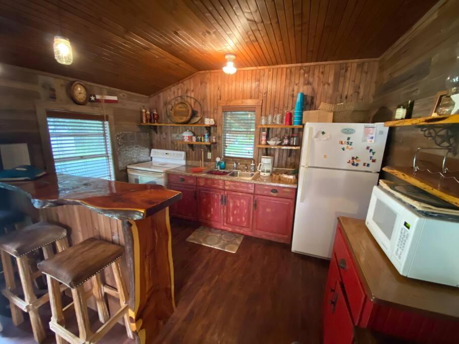 8Th St. Cowboy Haus I Biker Friendly I River Bandera Eksteriør billede