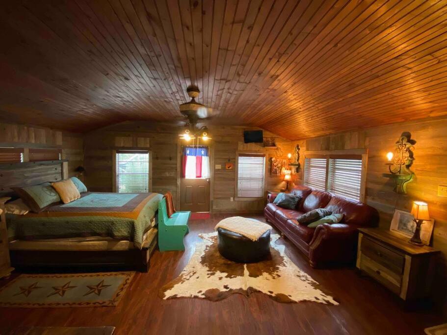 8Th St. Cowboy Haus I Biker Friendly I River Bandera Eksteriør billede